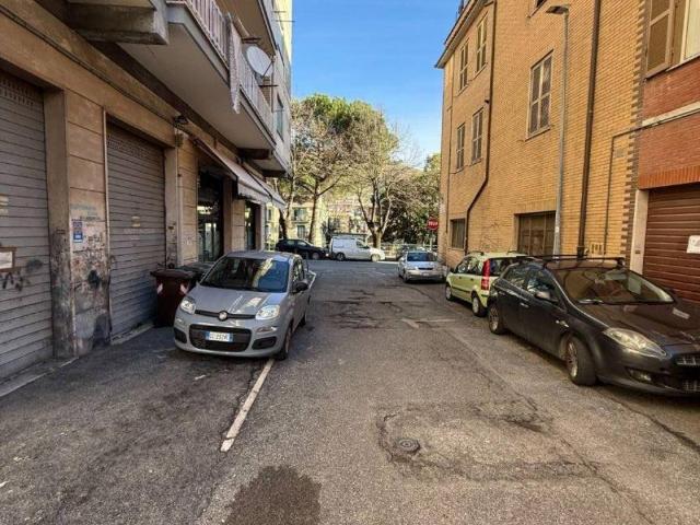 Locale Commerciale in affitto a Roma Capitale, Lazio