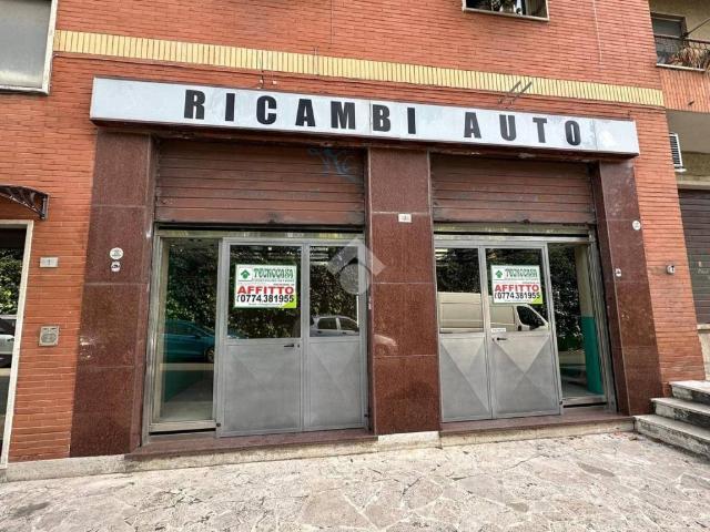 Locale Commerciale in affitto a Paterno, Roma Capitale