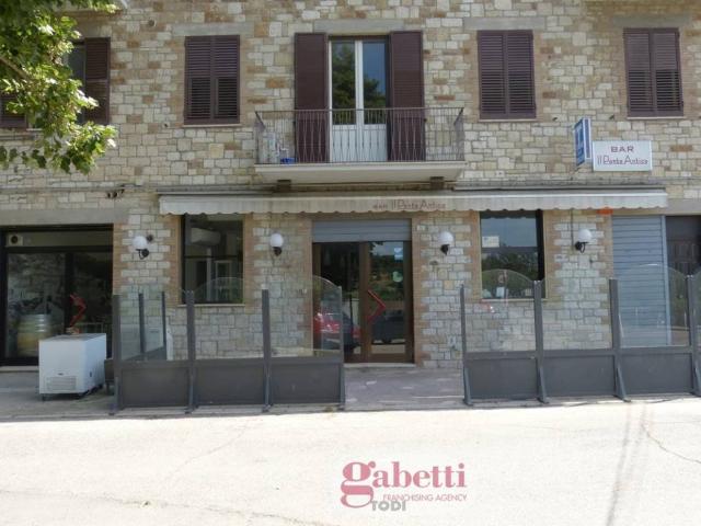 Locale Commerciale in affitto a Pontecuti, Todi