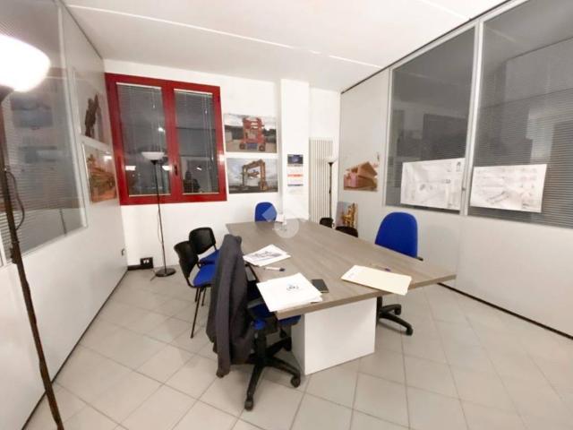 Locale Commerciale in affitto a Tombolo, Veneto