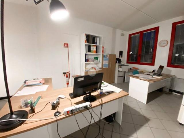 Locale Commerciale in affitto a Tombolo, Veneto