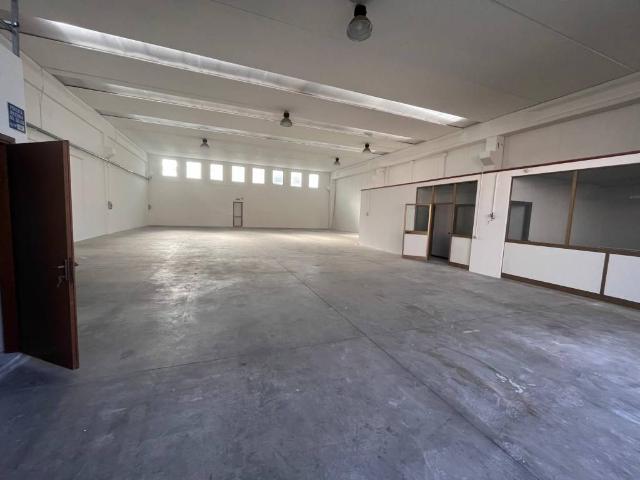 Locale Commerciale in affitto a Torbole Casaglia, Lombardia