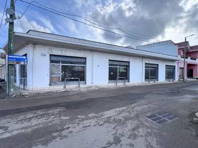 Locale Commerciale in affitto a Puglia, Brindisi