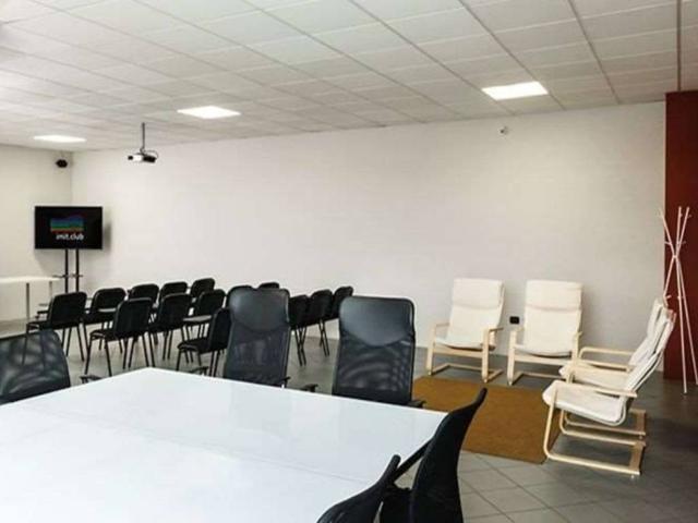 Locale Commerciale in affitto a Bettona, Umbria
