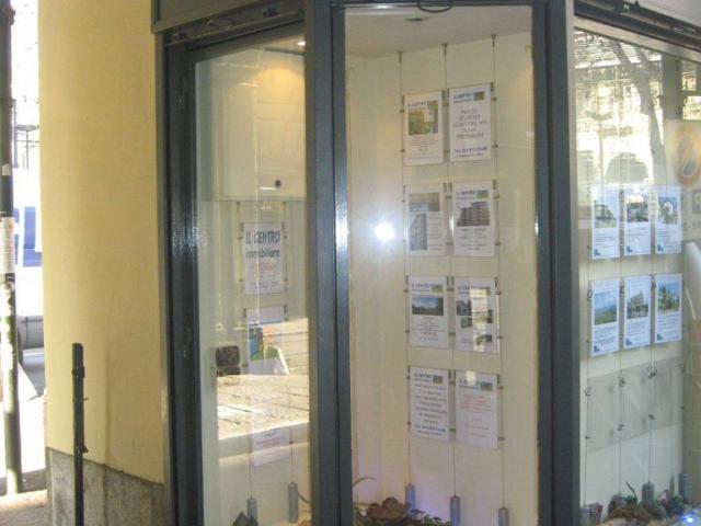 Locale Commerciale in affitto a Circoscrizione 1, Piemonte