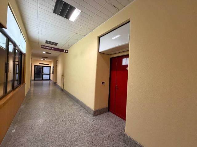 Locale Commerciale in affitto a Circoscrizione 3, Piemonte