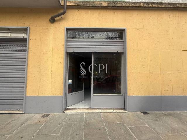 Locale Commerciale in affitto a Circoscrizione 7, Piemonte