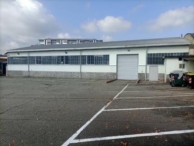 Locale Commerciale in affitto a Circoscrizione 5, Piemonte