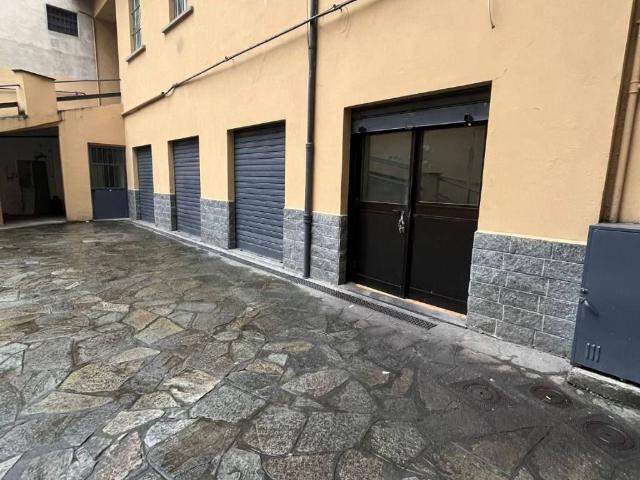 Locale Commerciale in affitto a Circoscrizione 7, Piemonte