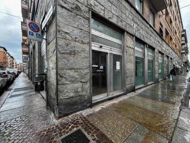 Locale Commerciale in affitto a Circoscrizione 4, Piemonte