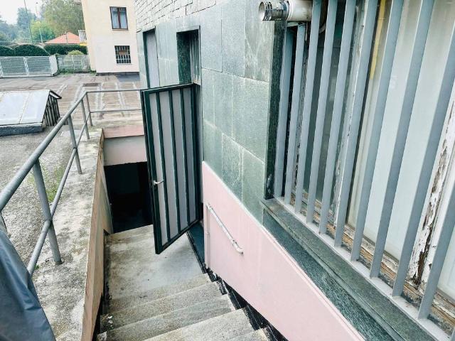 Locale Commerciale in affitto a Circoscrizione 7, Piemonte