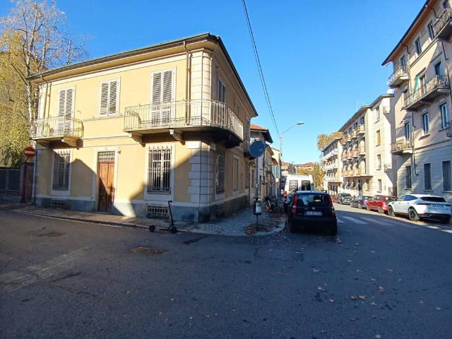 Locale Commerciale in affitto a Circoscrizione 7, Piemonte