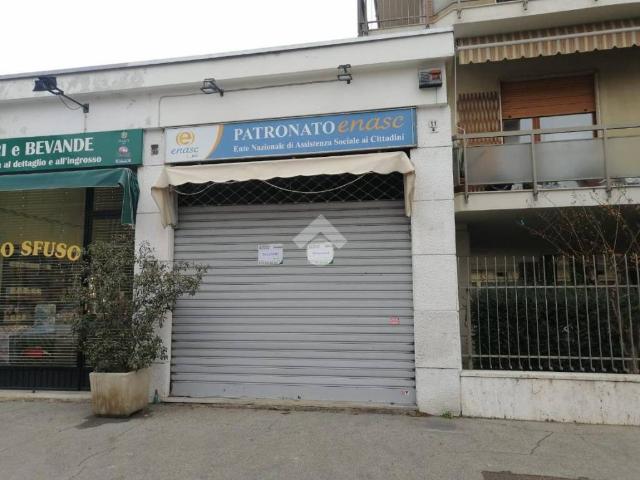 Locale Commerciale in affitto a Circoscrizione 2, Piemonte
