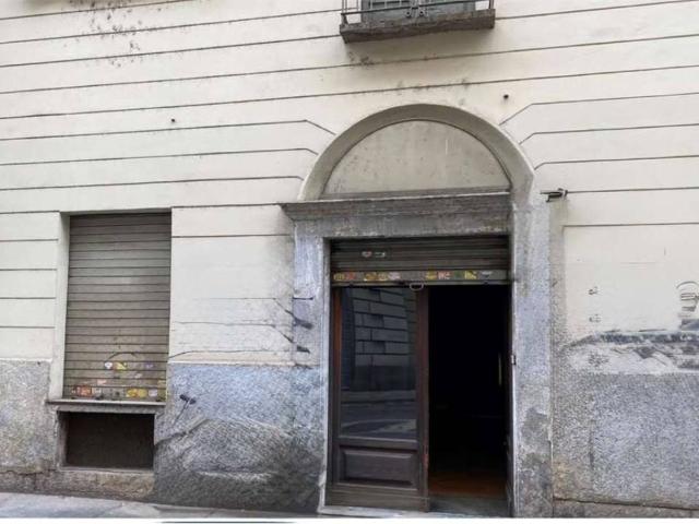 Locale Commerciale in affitto a Circoscrizione 1, Piemonte