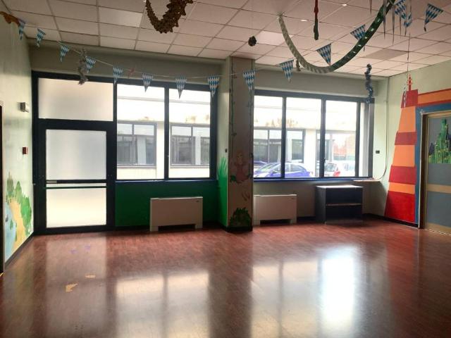 Locale Commerciale in affitto a Circoscrizione 2, Piemonte