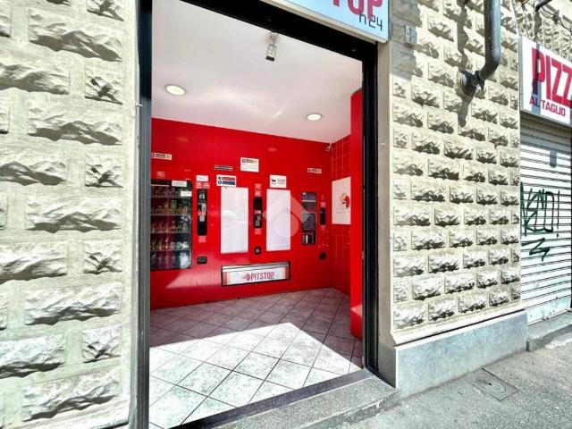 Locale Commerciale in affitto a Circoscrizione 3, Piemonte