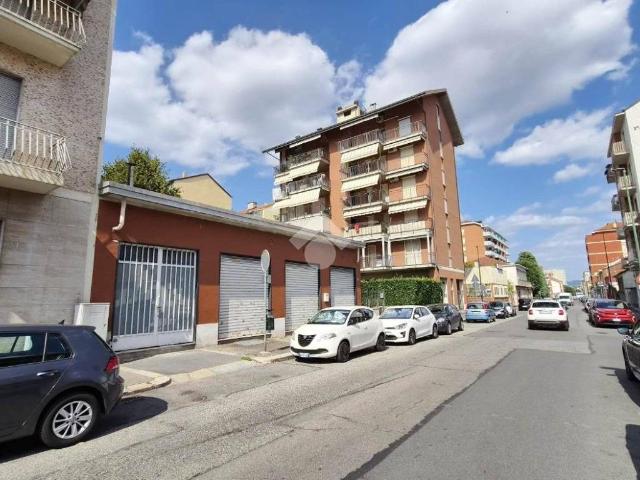Locale Commerciale in affitto a Circoscrizione 3, Piemonte