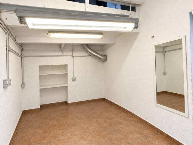 Locale Commerciale in affitto a Circoscrizione 1, Piemonte