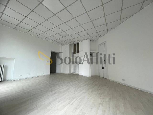 Locale Commerciale in affitto a Circoscrizione 1, Piemonte