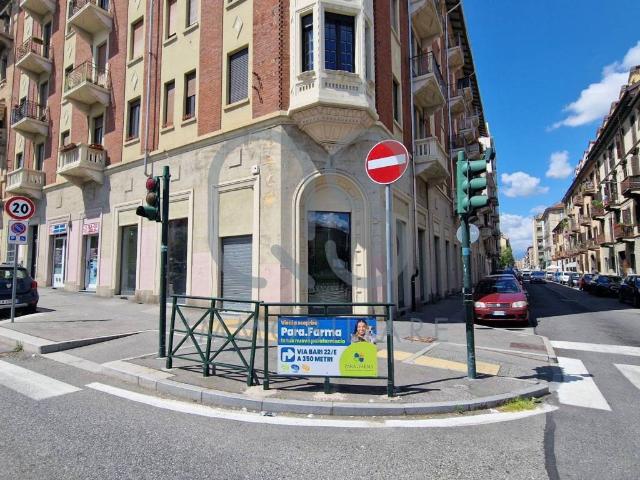 Locale Commerciale in affitto a Circoscrizione 4, Piemonte