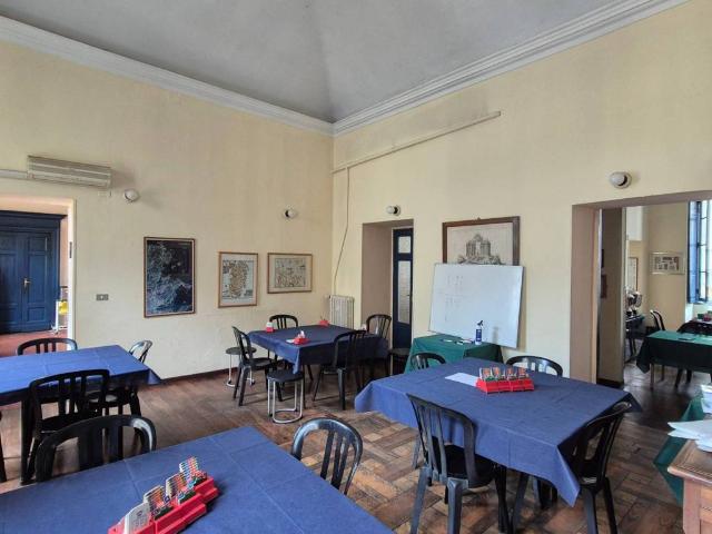 Locale Commerciale in affitto a Circoscrizione 1, Piemonte
