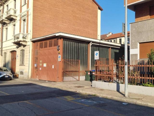 Locale Commerciale in affitto a Circoscrizione 7, Piemonte