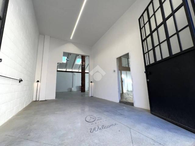 Locale Commerciale in affitto a Circoscrizione 5, Piemonte