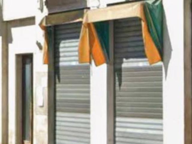 Locale Commerciale in affitto a Circoscrizione 5, Piemonte