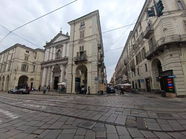 Locale Commerciale in affitto a Circoscrizione 1, Piemonte