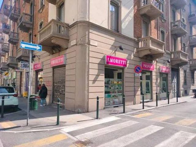 Locale Commerciale in affitto a Circoscrizione 3, Piemonte