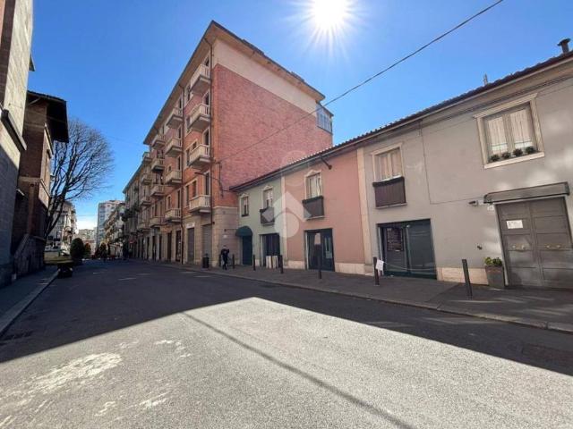 Locale Commerciale in affitto a Circoscrizione 5, Piemonte