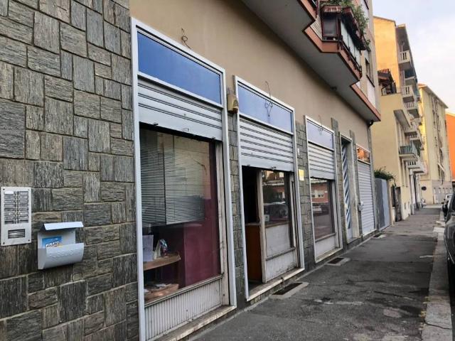 Locale Commerciale in affitto a Circoscrizione 6, Piemonte