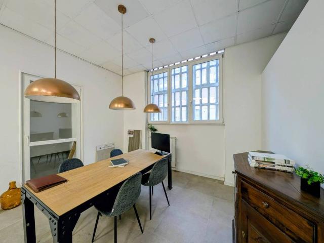 Locale Commerciale in affitto a Circoscrizione 4, Piemonte