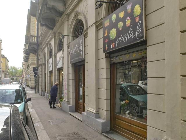 Locale Commerciale in affitto a Circoscrizione 1, Piemonte