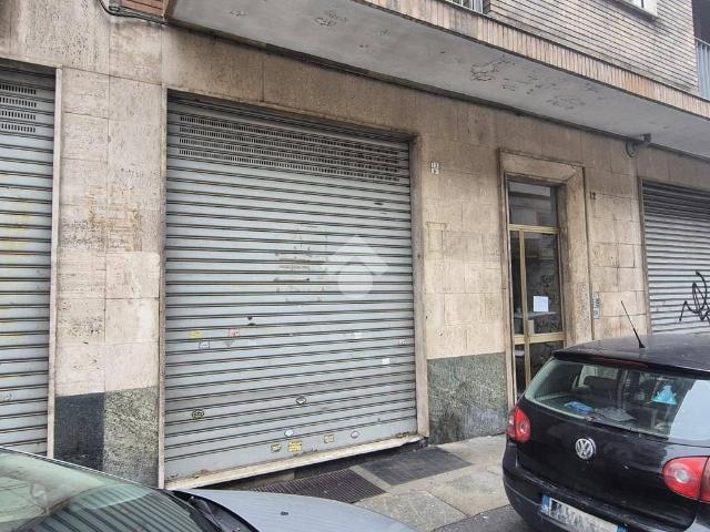 Locale Commerciale in affitto a Circoscrizione 7, Piemonte