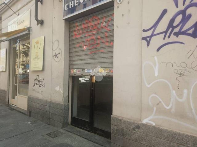 Locale Commerciale in affitto a Circoscrizione 8, Piemonte