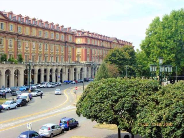 Locale Commerciale in affitto a Circoscrizione 1, Piemonte