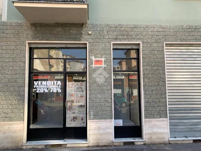 Locale Commerciale in affitto a Circoscrizione 4, Piemonte