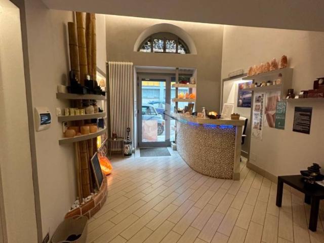 Locale Commerciale in affitto a Circoscrizione 1, Piemonte