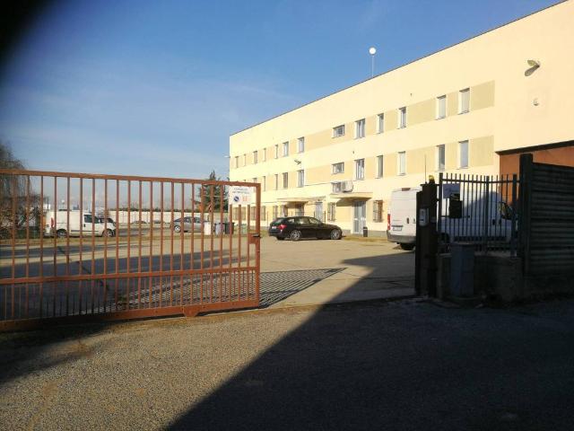 Locale Commerciale in affitto a Piemonte, Torino