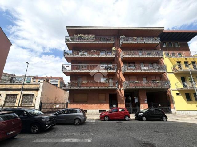 Locale Commerciale in affitto a Circoscrizione 5, Piemonte