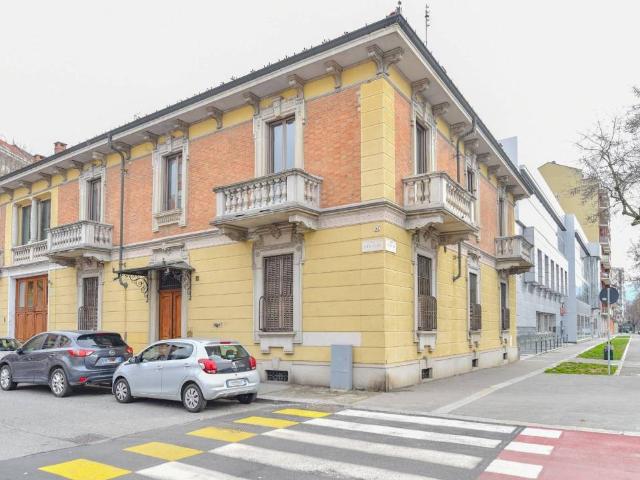 Locale Commerciale in affitto a Circoscrizione 7, Piemonte