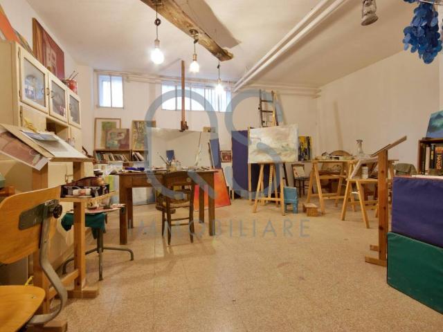 Locale Commerciale in affitto a Circoscrizione 7, Piemonte