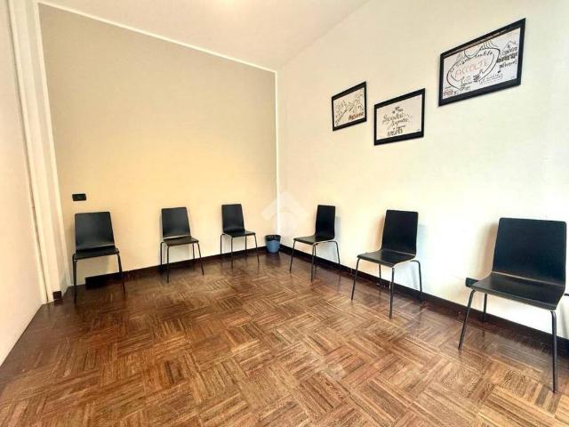 Locale Commerciale in affitto a Circoscrizione 4, Piemonte