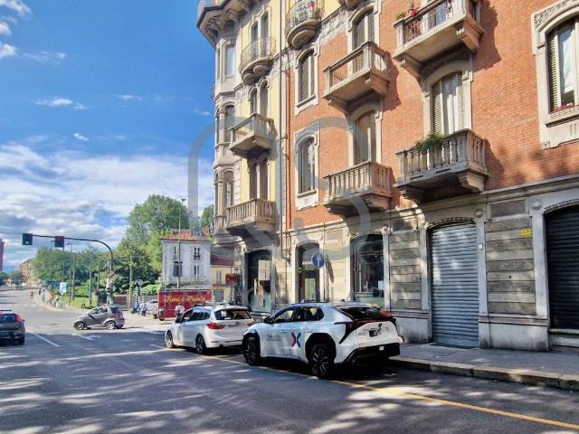 Locale Commerciale in affitto a Circoscrizione 7, Piemonte