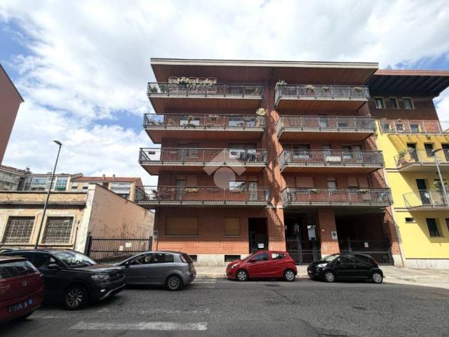 Locale Commerciale in affitto a Circoscrizione 5, Piemonte