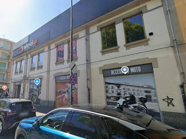 Locale Commerciale in affitto a Circoscrizione 5, Piemonte