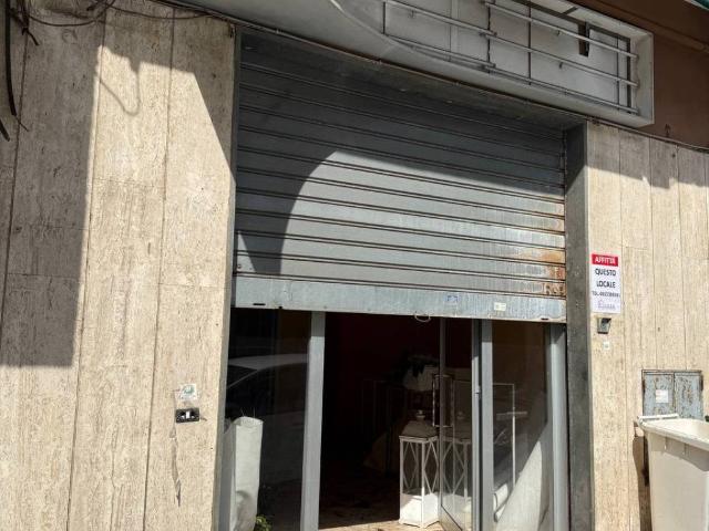 Locale Commerciale in affitto a Fuori Porta, Torre Annunziata