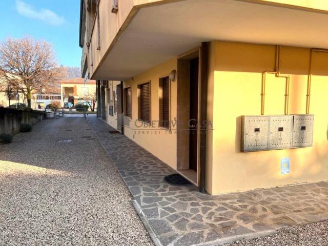 Locale Commerciale in affitto a Torreglia, Veneto