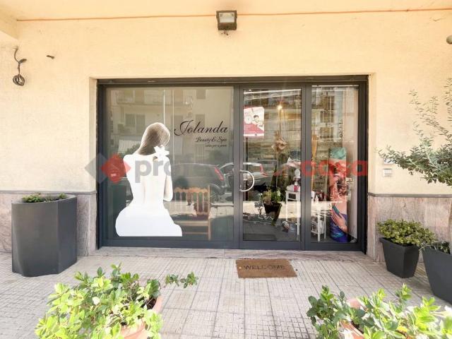 Locale Commerciale in affitto a Due Torri, Rometta